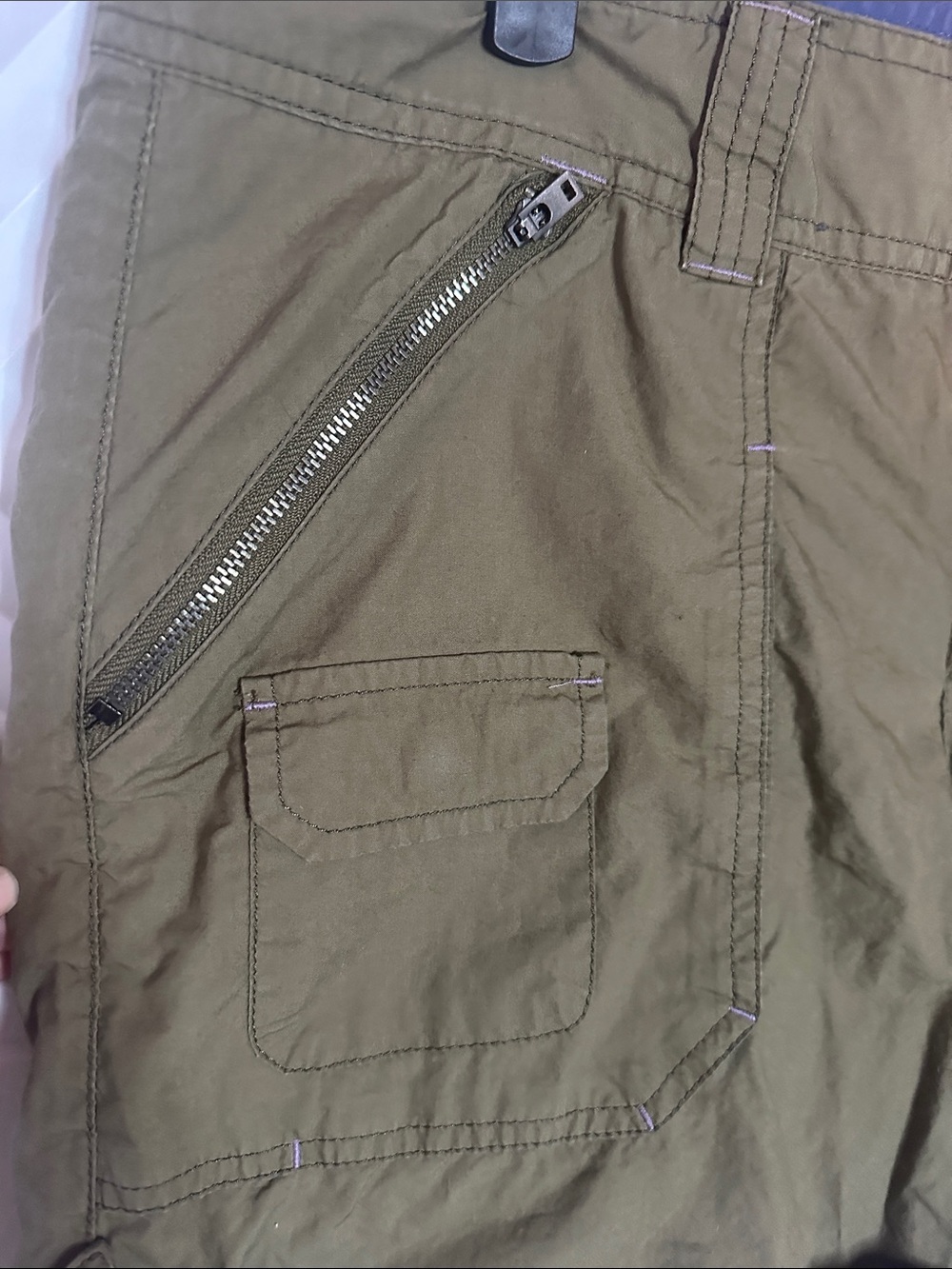 Athleta Olive Green Cargo Roll-Cuff Shorts - Picture 4 of 9